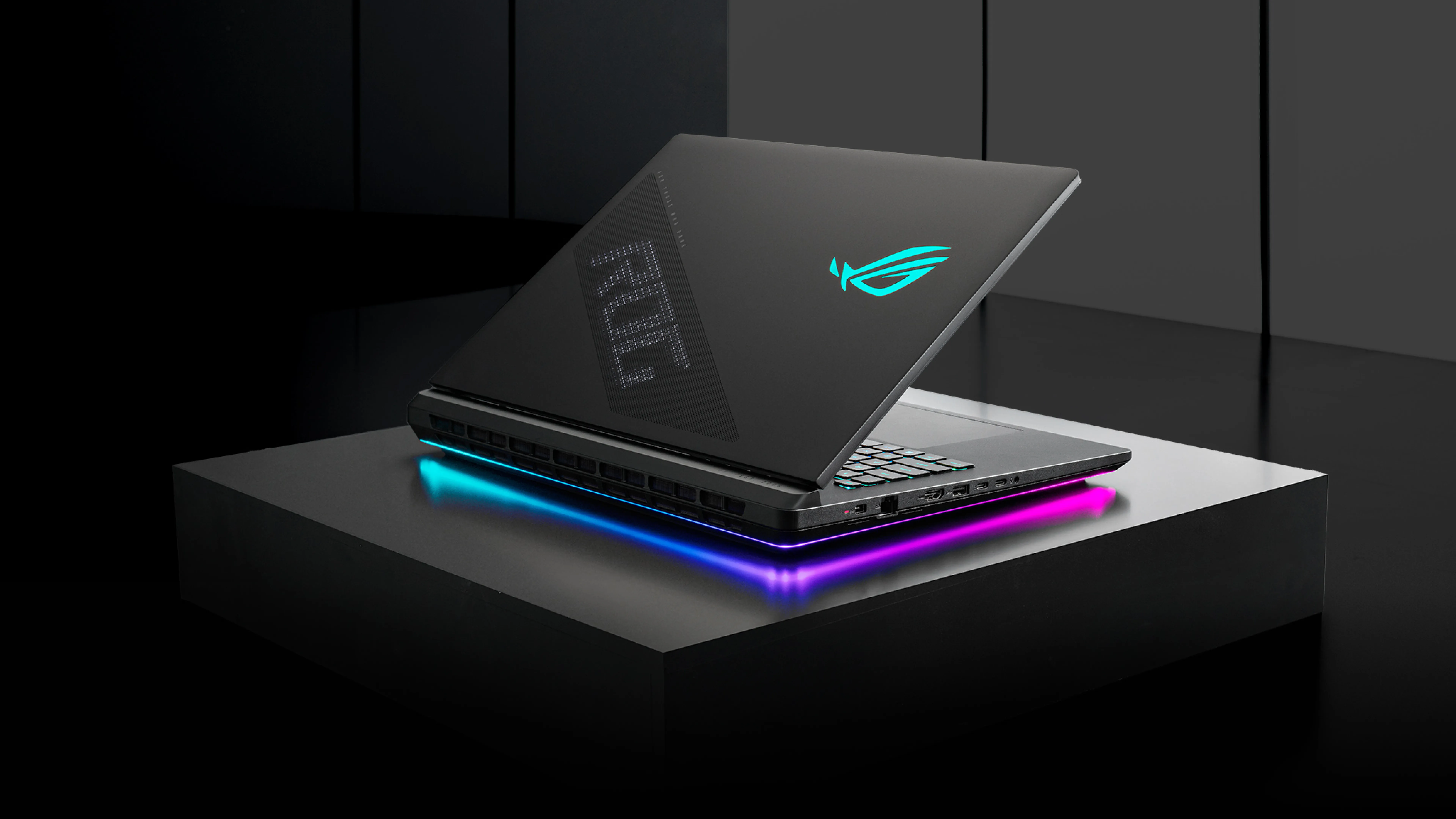 ASUS ROG Strix SCAR 18 (2026) G835, product photograph